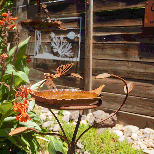 gif with iron garden sculptures